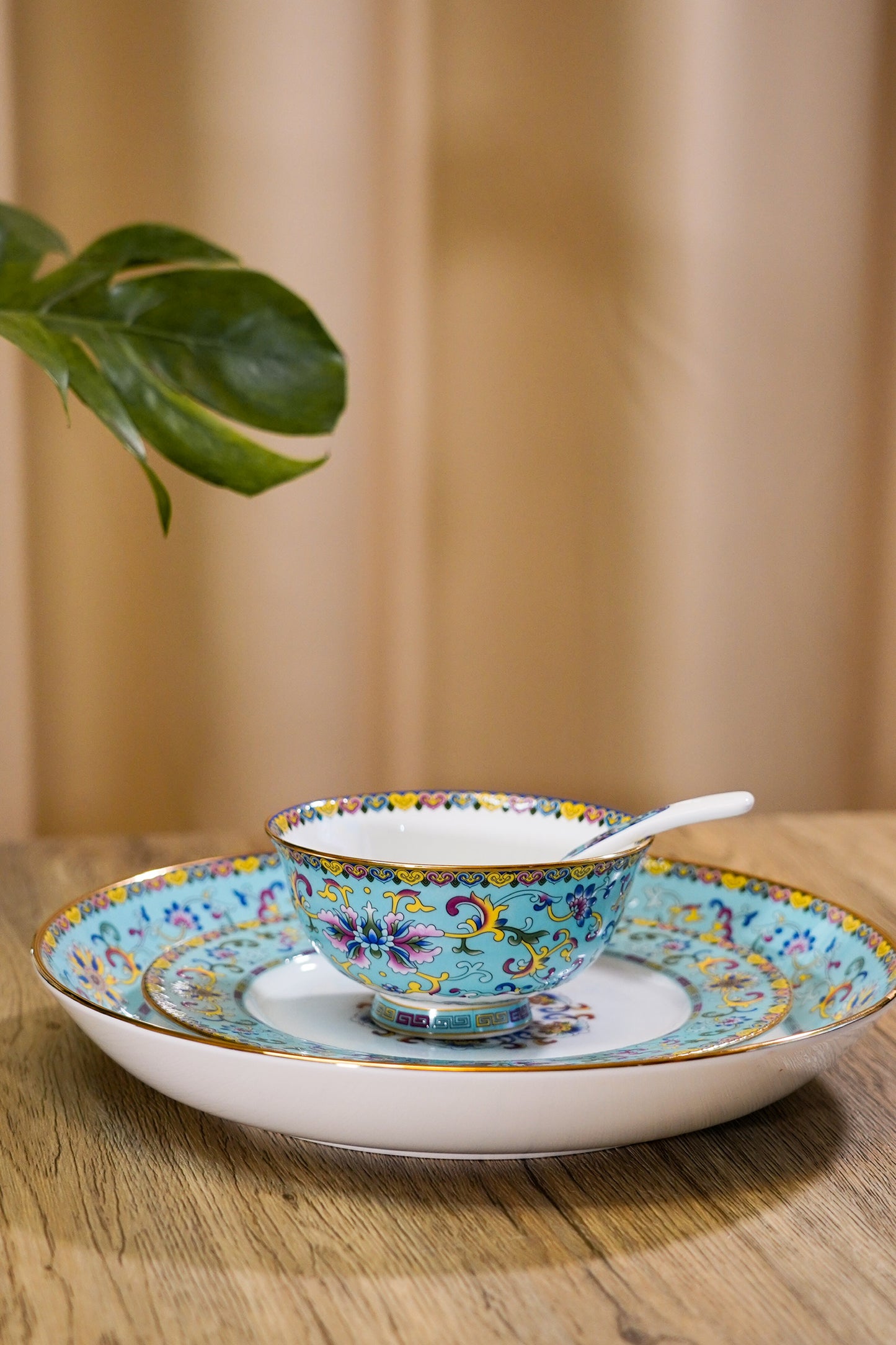 Famille Rose Bone China Dinnerware Set - Cyan (4 pieces)